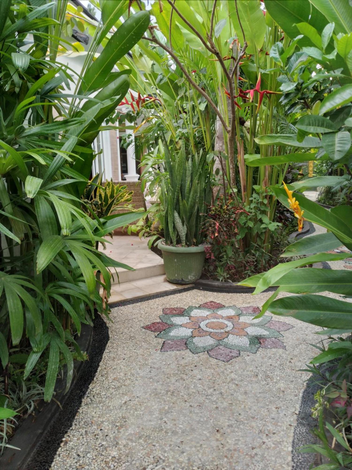 Villa Garden Retreat